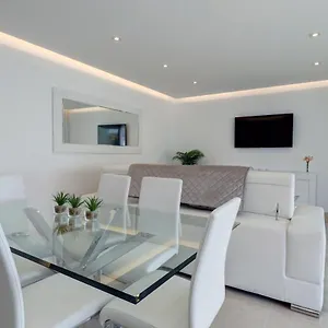 New Modern 3 Bed Puerto Banus Marbella